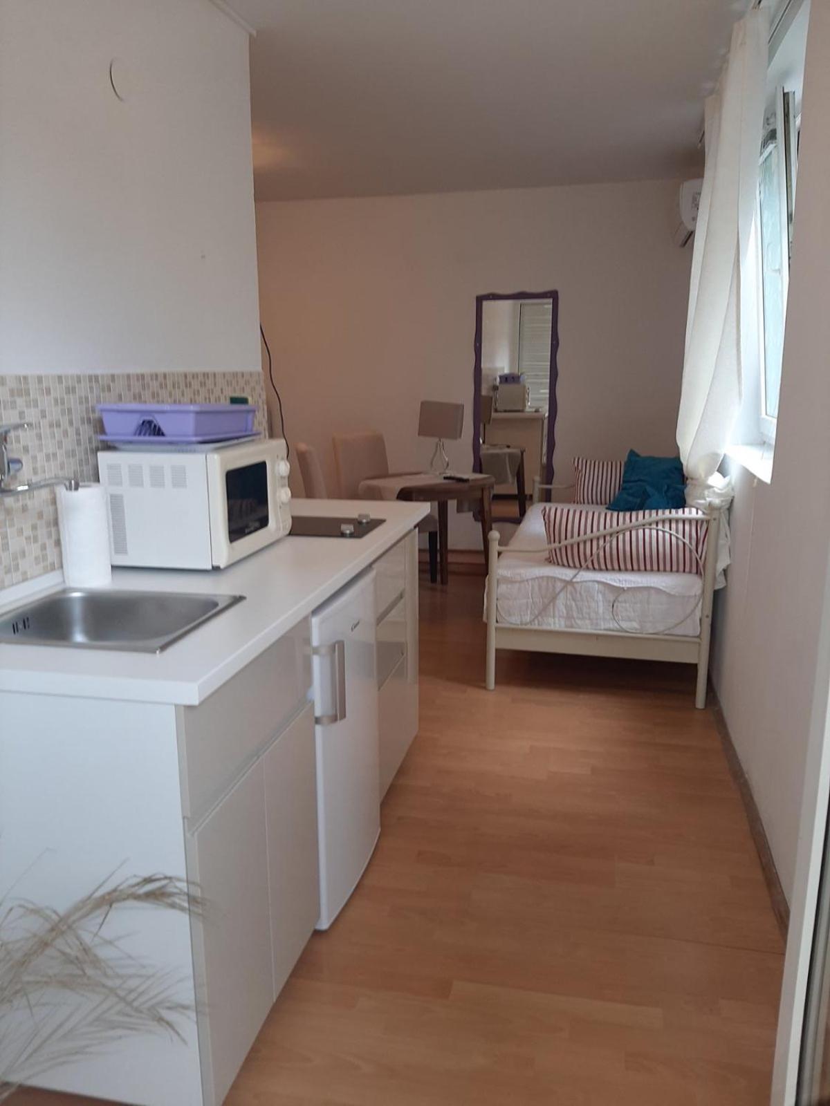 Apartments Vila Miranda On The Beach Barbat na Rabu Exterior foto